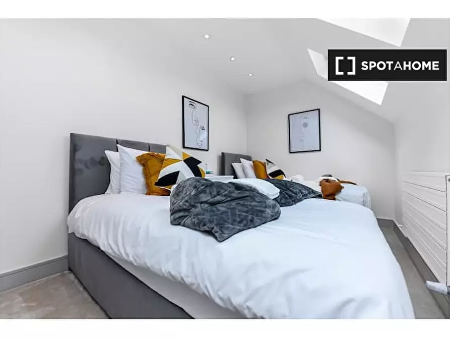 Immagine 2 di Appartamento in affitto  in Flat Goldman House - 122 Wembley Park drive HA9 8HP a Brent