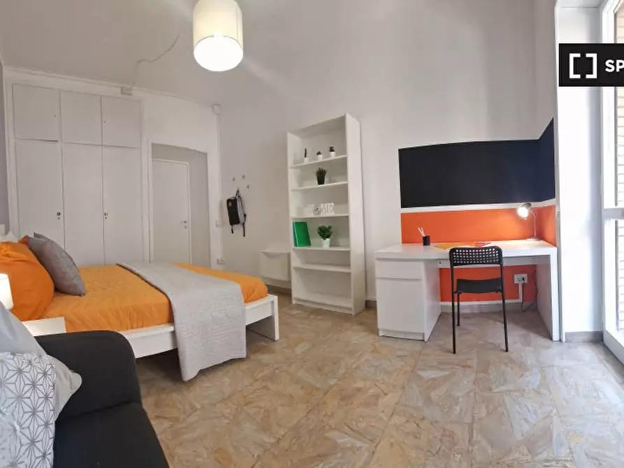 Immagine 17 di Camera condivisa in affitto  in Lungotevere di Pietra Papa a Roma