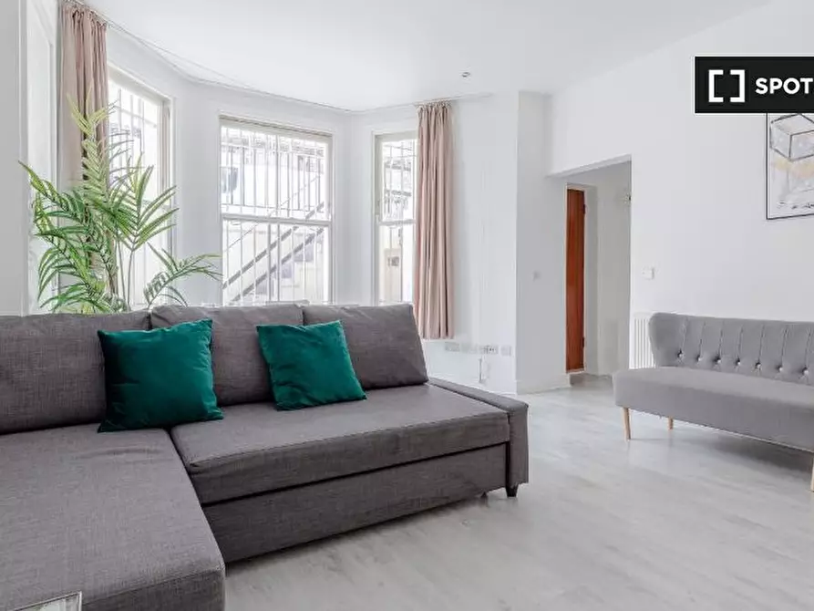 Immagine 6 di Appartamento in affitto  in Apartment a Kensington