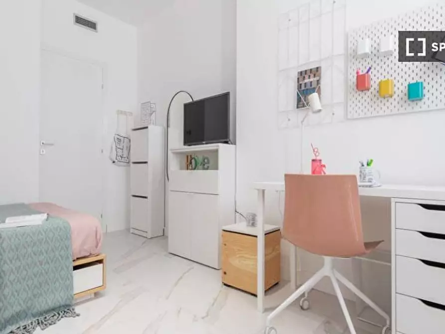 Immagine 2 di Camera condivisa in affitto  in Viale Bligny a Milano