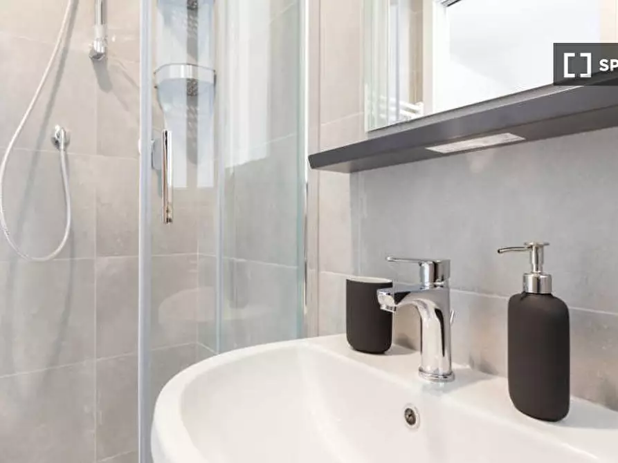 Immagine 11 di Camera condivisa in affitto  in Viale Bligny a Milano