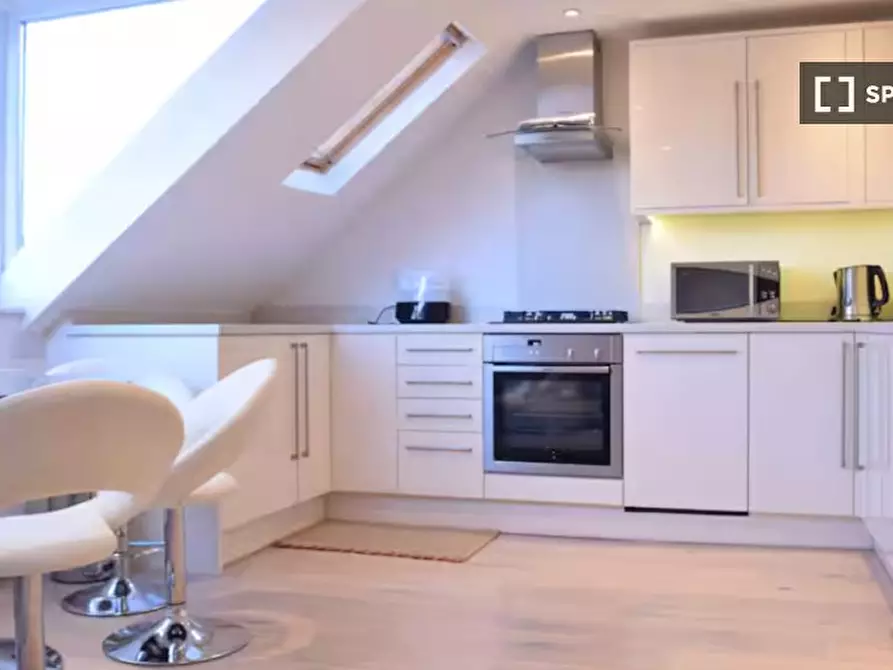 Immagine 5 di Appartamento in affitto  in flat a Camden Town