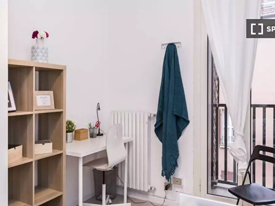 Immagine 3 di Camera condivisa in affitto  in Viale Monte Santo a Milano
