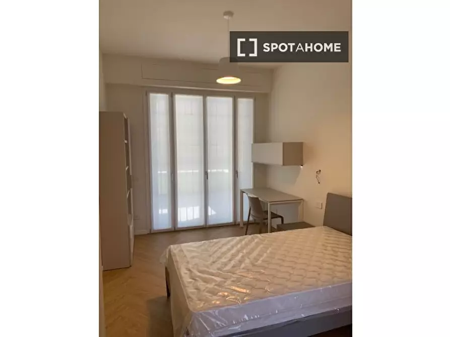 Immagine 1 di Camera condivisa in affitto  in Via Vincenzo Brunacci a Milano