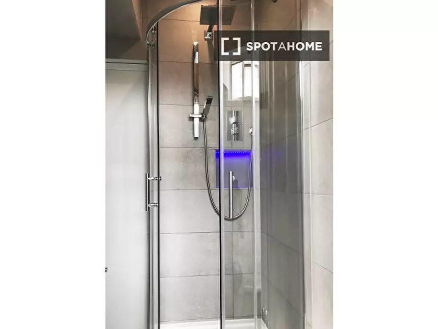 Immagine 3 di Appartamento in affitto  in -193 Earls Ct Rd a Kensington