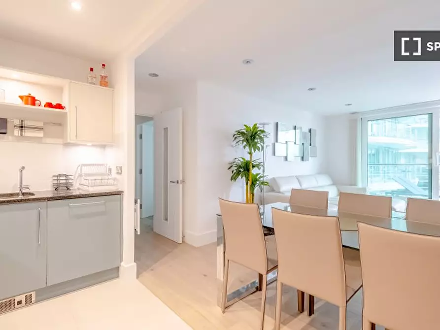Immagine 11 di Appartamento in affitto  in St George Wharf a Lambeth