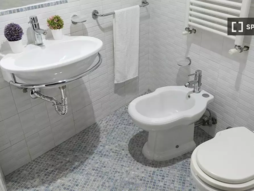 Immagine 10 di Camera condivisa in affitto  in Via Enrico Pessina n. a Napoli