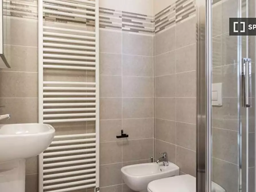 Immagine 13 di Camera condivisa in affitto  in Via Gardone Milan a Milano