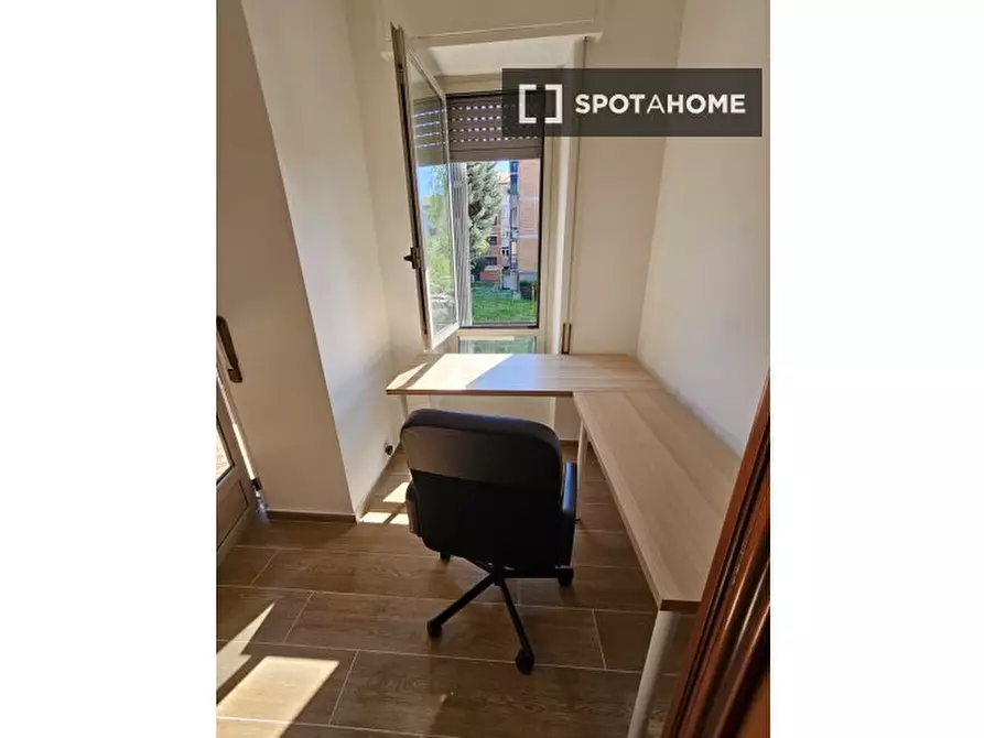 Immagine 4 di Camera condivisa in affitto  in Via Sem Benelli a Milano