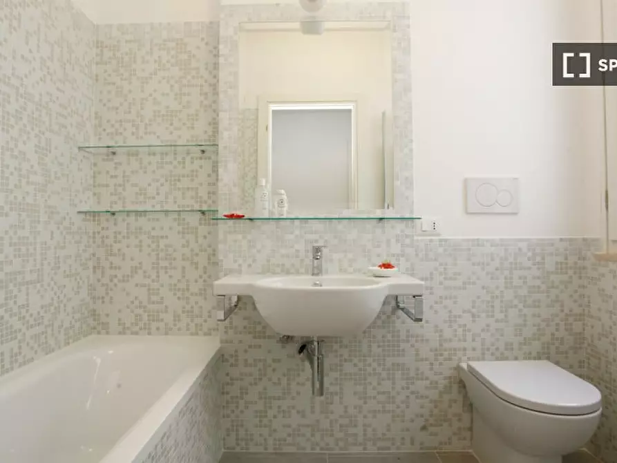 Immagine 5 di Camera condivisa in affitto  in Via dei Savorelli a Roma