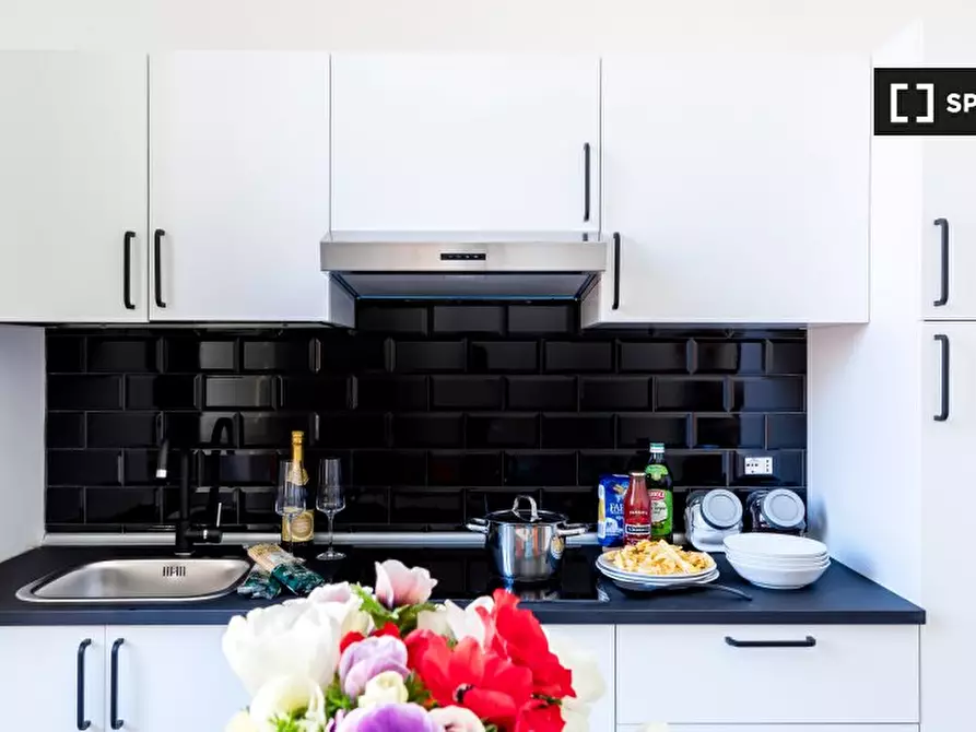 Immagine 5 di Appartamento in affitto  in Via Modena a Roma