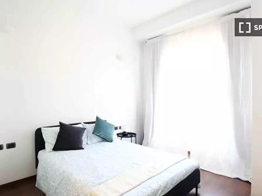 Immagine 2 di Camera condivisa in affitto  in Viale Vittorio Veneto a Milano