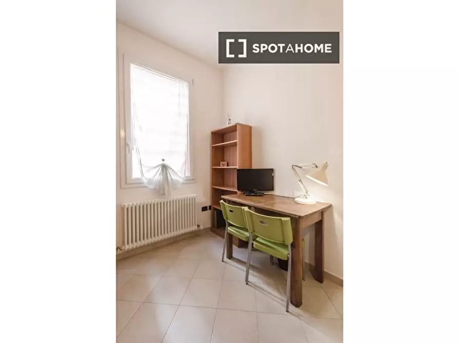 Immagine 6 di Appartamento in affitto  in Via Schiavonia a Bologna