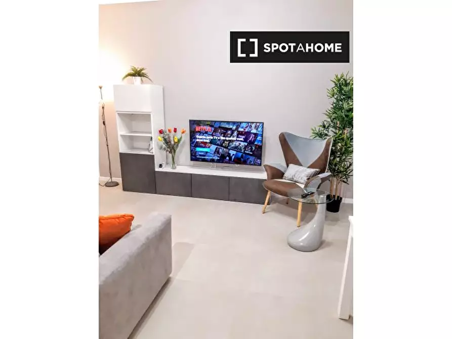 Immagine 5 di Appartamento in affitto  in Via Tavazzano a Milano