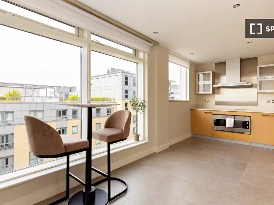 Immagine 15 di Appartamento in affitto  in Lensbury Ave a Hammersmith
