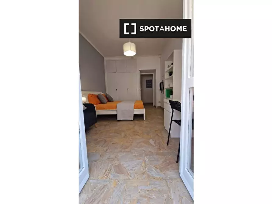 Immagine 3 di Camera condivisa in affitto  in Lungotevere di Pietra Papa a Roma