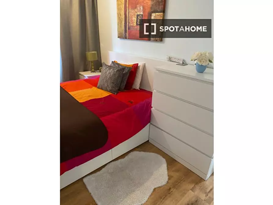 Immagine 17 di Appartamento in affitto  in Staveley Gardens a Hounslow