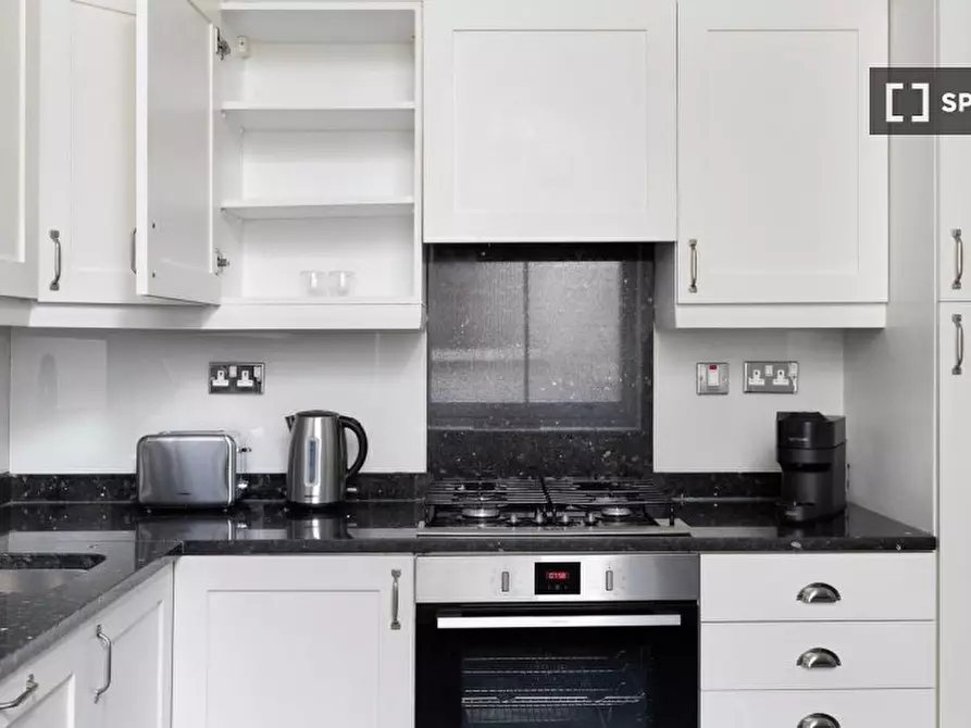 Immagine 9 di Appartamento in affitto  in Redcliffe Square a Kensington