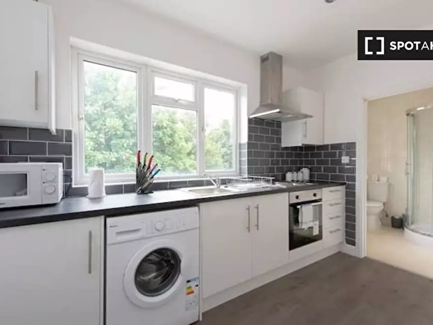 Immagine 11 di Appartamento in affitto  in Teviot St a Poplar