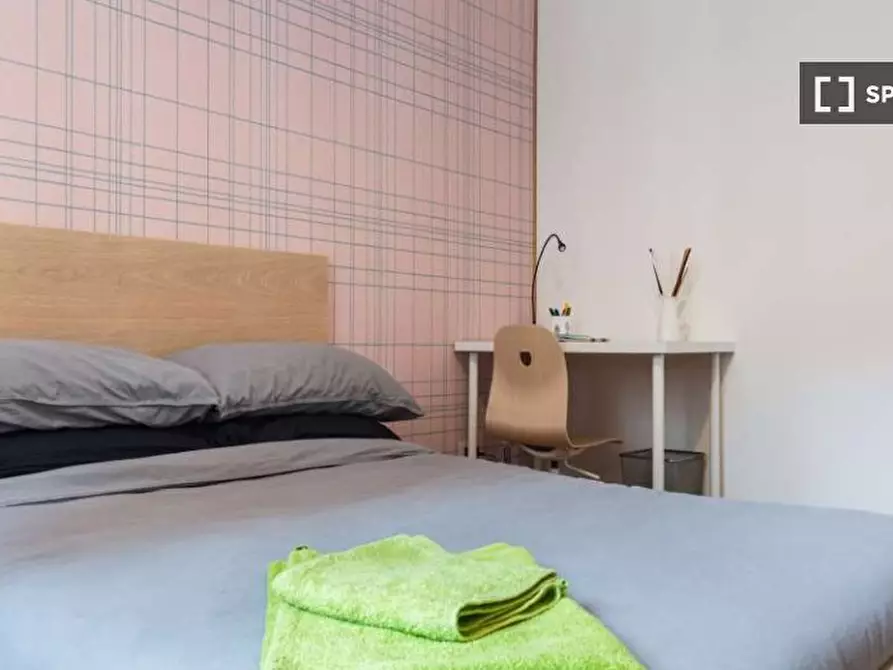 Immagine 2 di Camera condivisa in affitto  in Via Leone Tolstoi a Milano