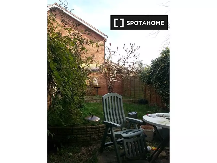 Immagine 6 di Camera condivisa in affitto  in Barnsdale Ave a Poplar