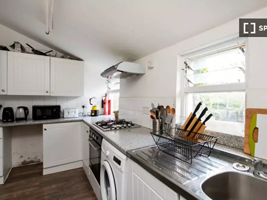 Immagine 4 di Camera condivisa in affitto  in A Pratt St. a Camden Town