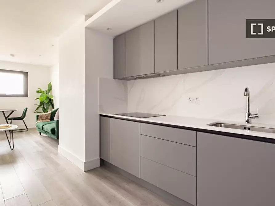 Immagine 5 di Appartamento in affitto  in Harlequin Ave a Hounslow