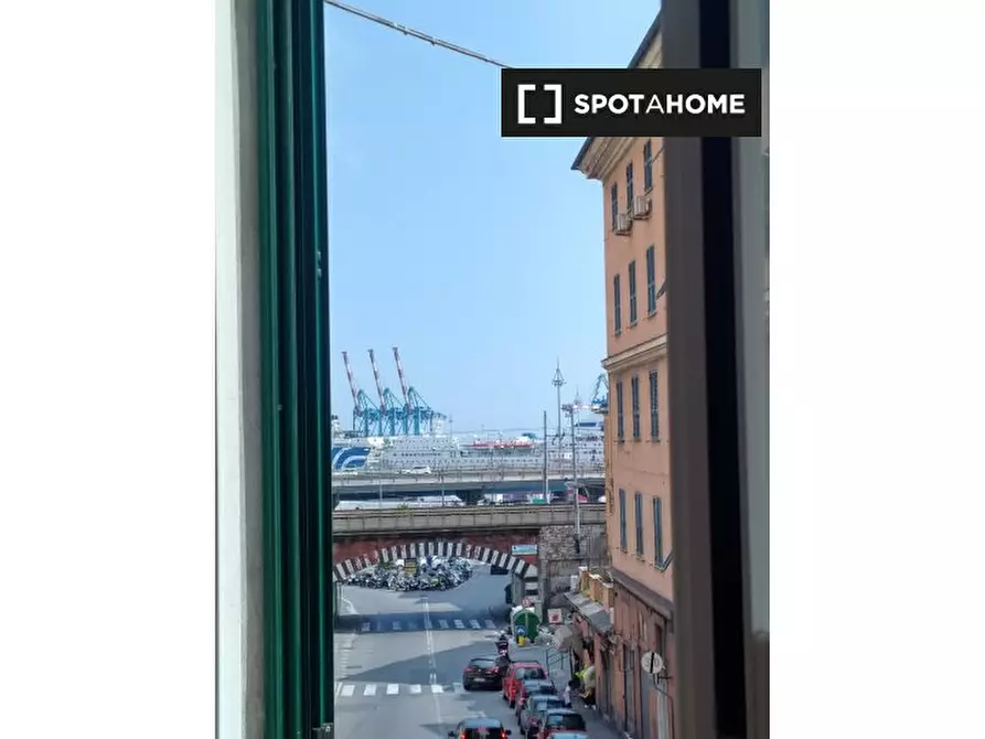 Immagine 13 di Camera condivisa in affitto  in Via Venezia a Genova