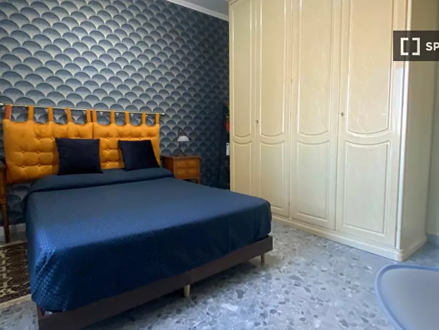 Immagine 2 di Camera condivisa in affitto  in Via Calpurnio Fiamma a Roma