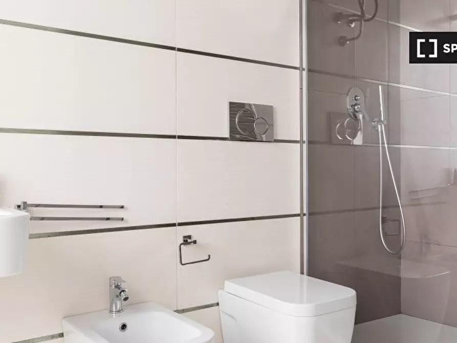 Immagine 19 di Appartamento in affitto  in Via del Boschetto a Roma