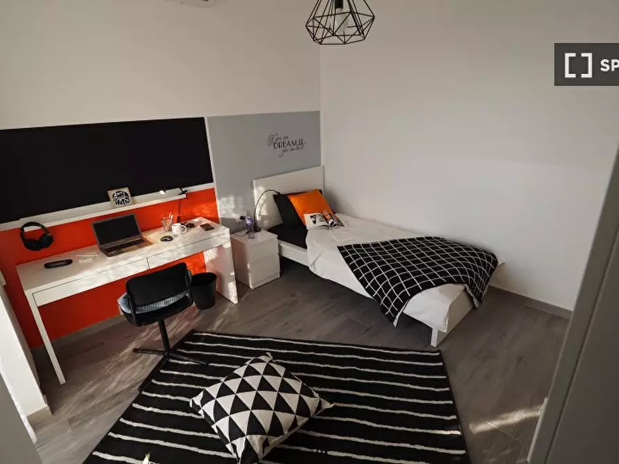 Immagine 15 di Camera condivisa in affitto  in Via Arturo Farinelli a Torino