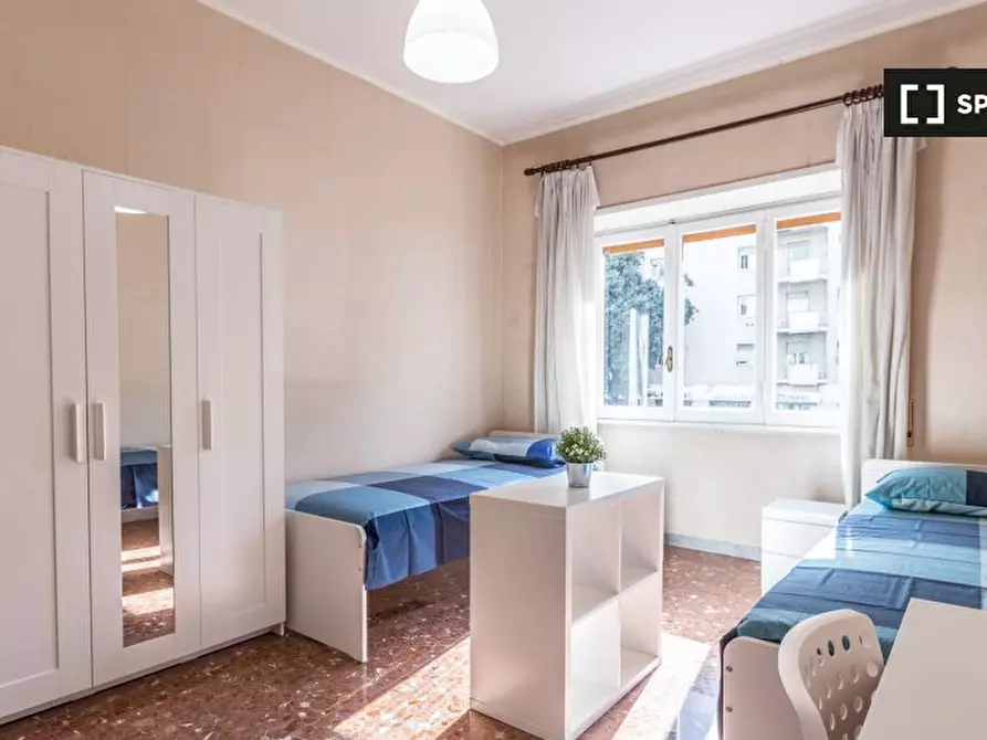 Immagine 2 di Camera condivisa in affitto  in Via Statilio Ottato a Roma