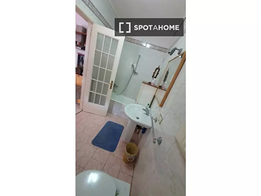 Immagine 3 di Appartamento in affitto  in Via Santa Teresella degli Spagnoli a Napoli