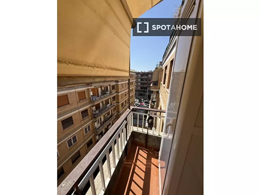 Immagine 15 di Appartamento in affitto  in Via Domenico Barone a Roma