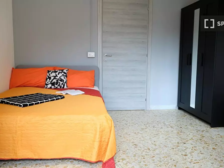 Immagine 4 di Camera condivisa in affitto  in Via Terracina n. fab. A - sc. H int. 27 a Napoli