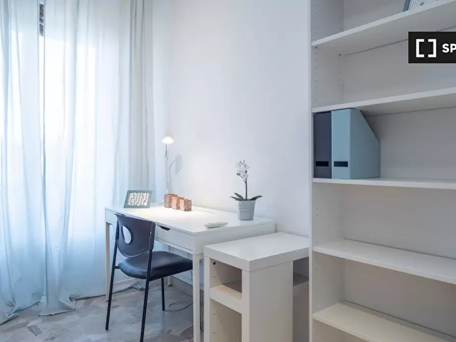 Immagine 3 di Camera condivisa in affitto  in Via Fratelli Rosselli a Milano