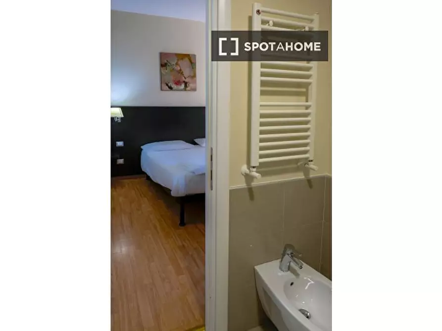 Immagine 19 di Camera condivisa in affitto  in Via Cassia a Roma