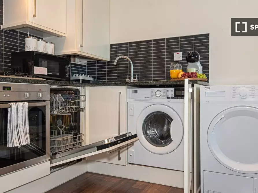 Immagine 13 di Appartamento in affitto  in flat a 