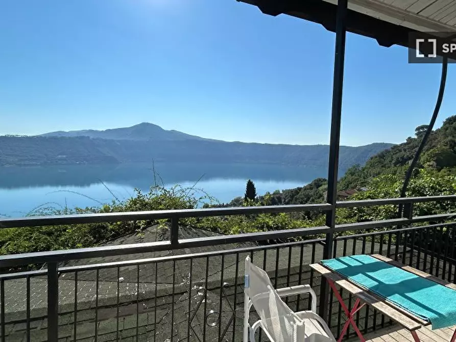 Immagine 19 di Camera condivisa in affitto  in Via Antonio Gramsci a Castel Gandolfo