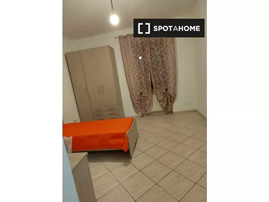 Immagine 17 di Camera condivisa in affitto  in Via Sterope a Roma