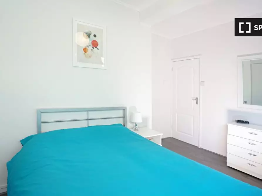 Immagine 1 di Camera condivisa in affitto  in Ansell House, Adelina Grove, London a Poplar