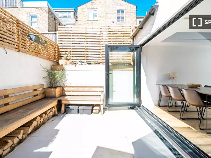 Immagine 2 di Appartamento in affitto  in Hafer Road a Wandsworth