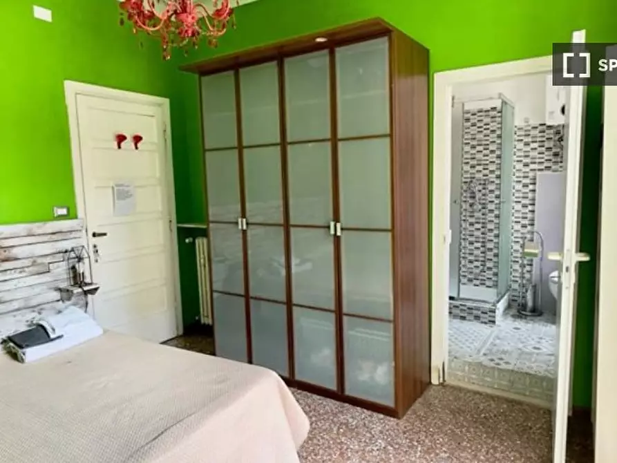 Immagine 1 di Camera condivisa in affitto  in Via Camilla a Roma