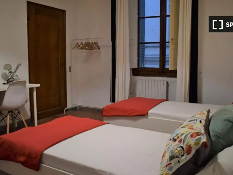 Immagine 1 di Camera condivisa in affitto  in Borgo Ognissanti a Firenze