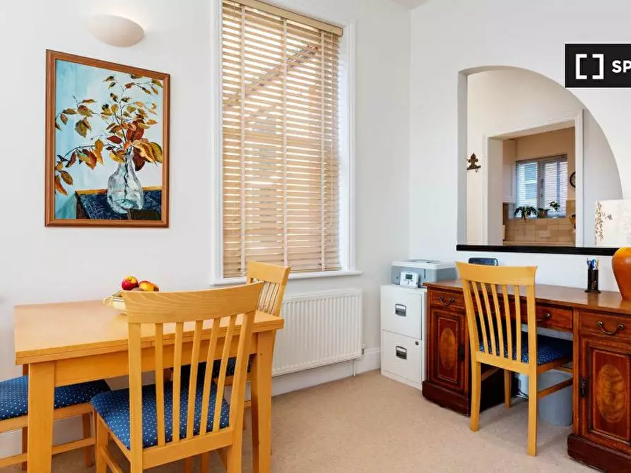 Immagine 3 di Appartamento in affitto  in Rosslyn Hill a Camden Town