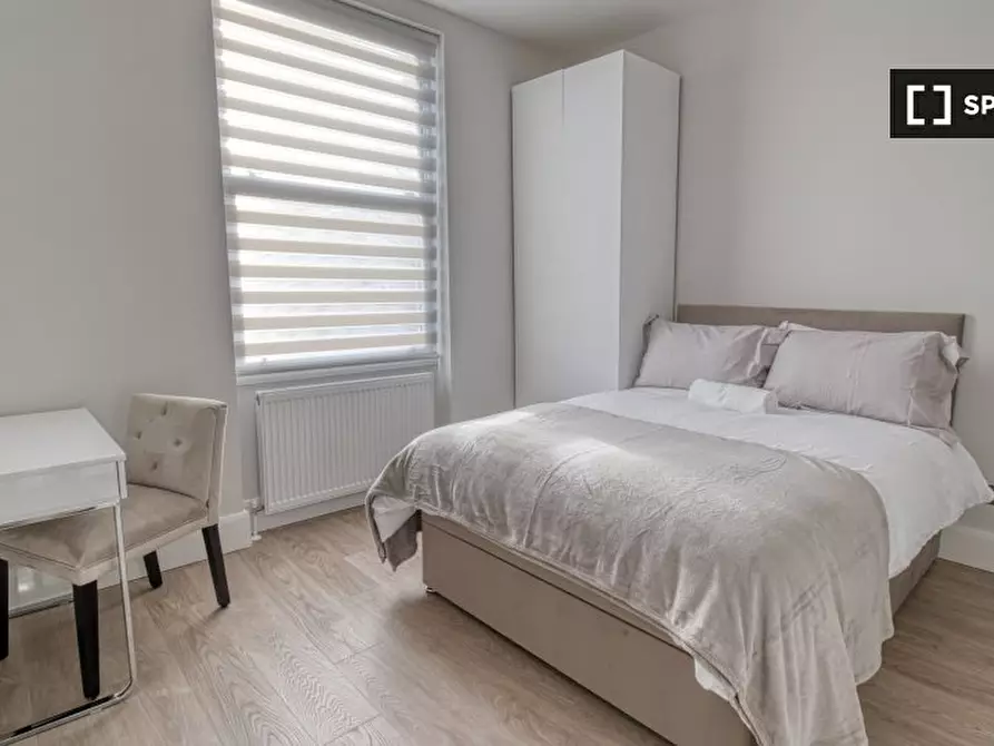 Immagine 2 di Ufficio in affitto  in A Old Brompton Rd a Kensington