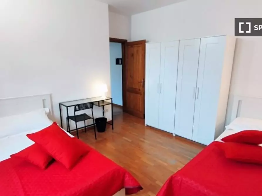 Immagine 3 di Camera condivisa in affitto  in Via Francesco Calzolari a Firenze