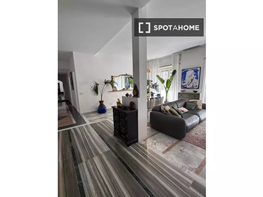 Immagine 8 di Appartamento in affitto  in Via Tolero a Roma