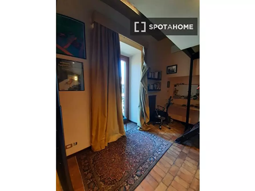 Immagine 3 di Camera condivisa in affitto  in Via Cavour a Roma