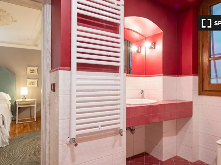 Immagine 11 di Appartamento in affitto  in Via dei Castellani a Firenze